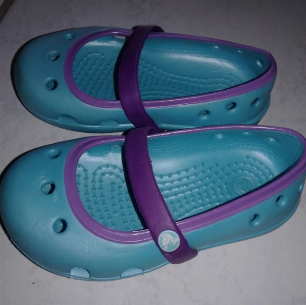 Mary Jane CROCS Mary Jane Size 5

Toddler size 5